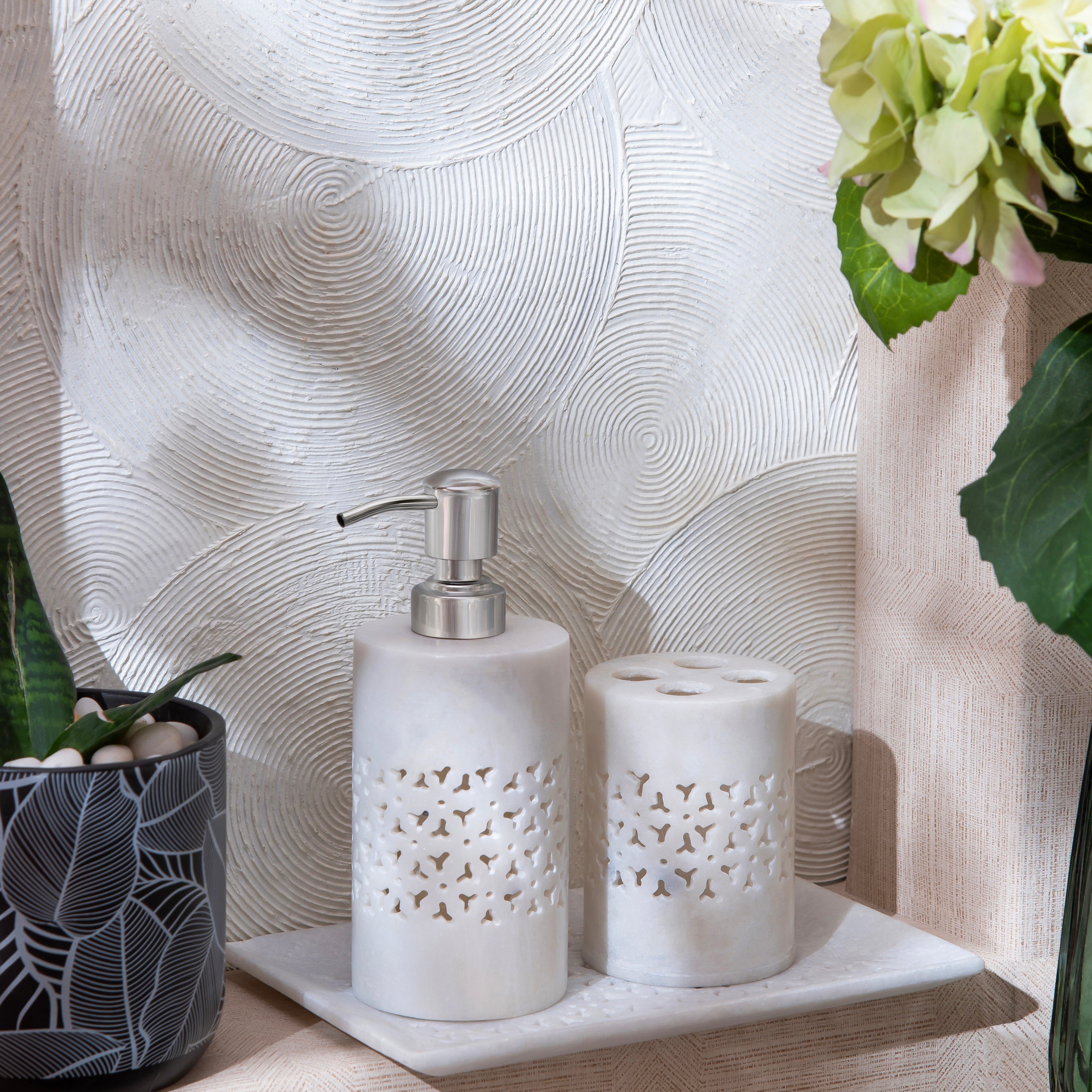White Marble Bath Set with Jali Carving